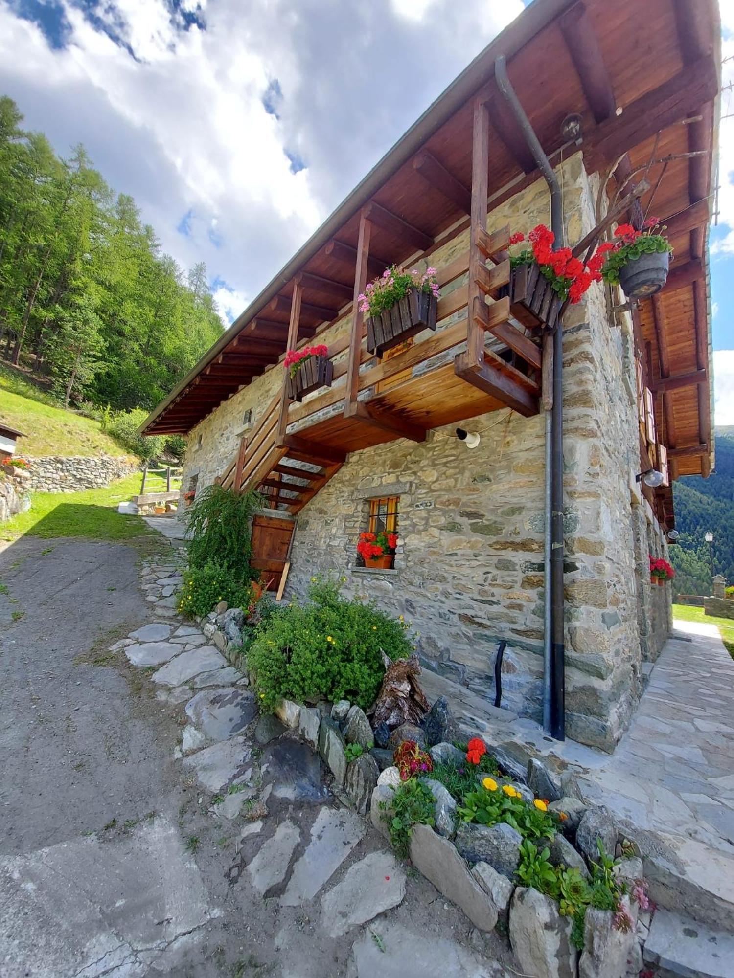 Monolocale Di Montagna Vendégház Gressan Kültér fotó